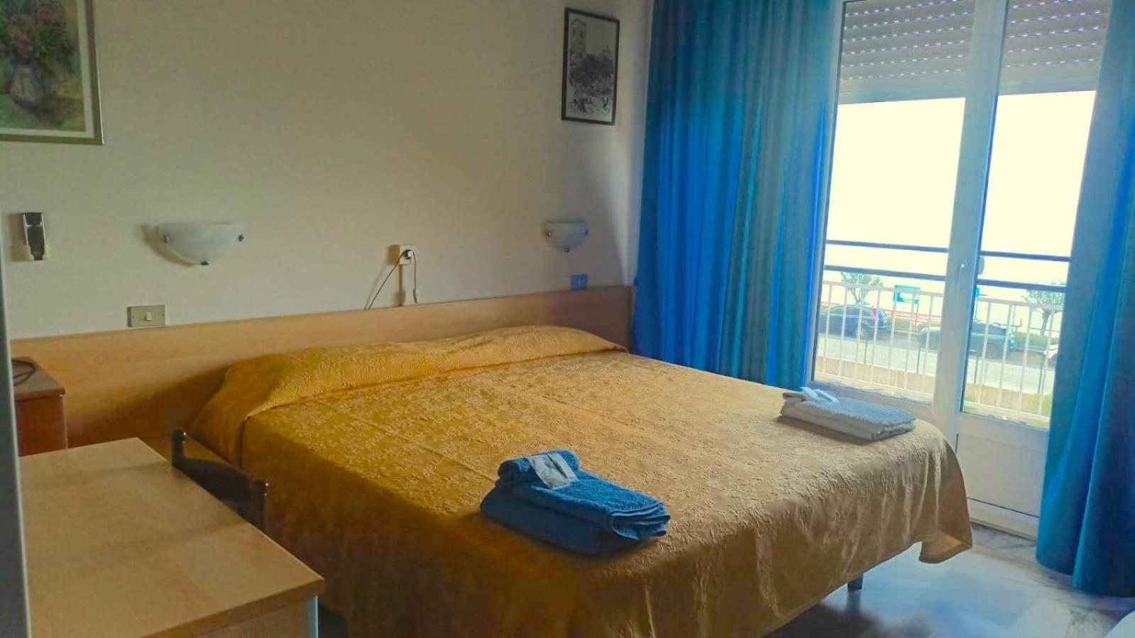 B&B Solana Noli Eksteriør billede